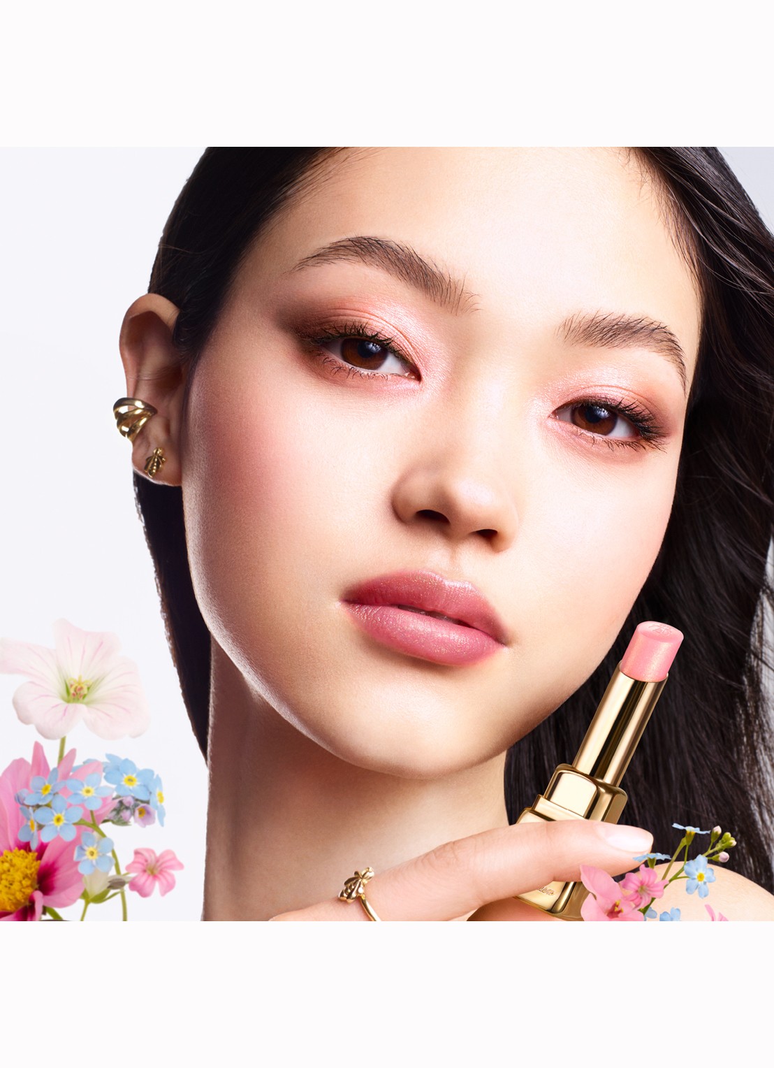 Guerlain Kisskiss Bee Glow - Lipbalsem - detail 4 309 honey glow