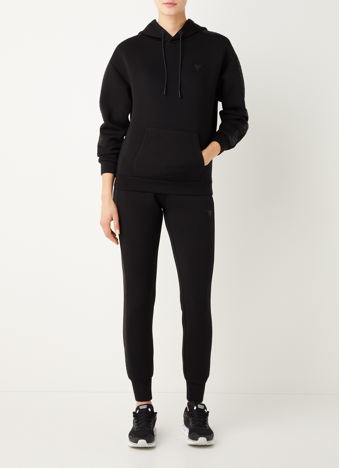 GUESS Brenda hoodie met logo - voorkant 2 zwart