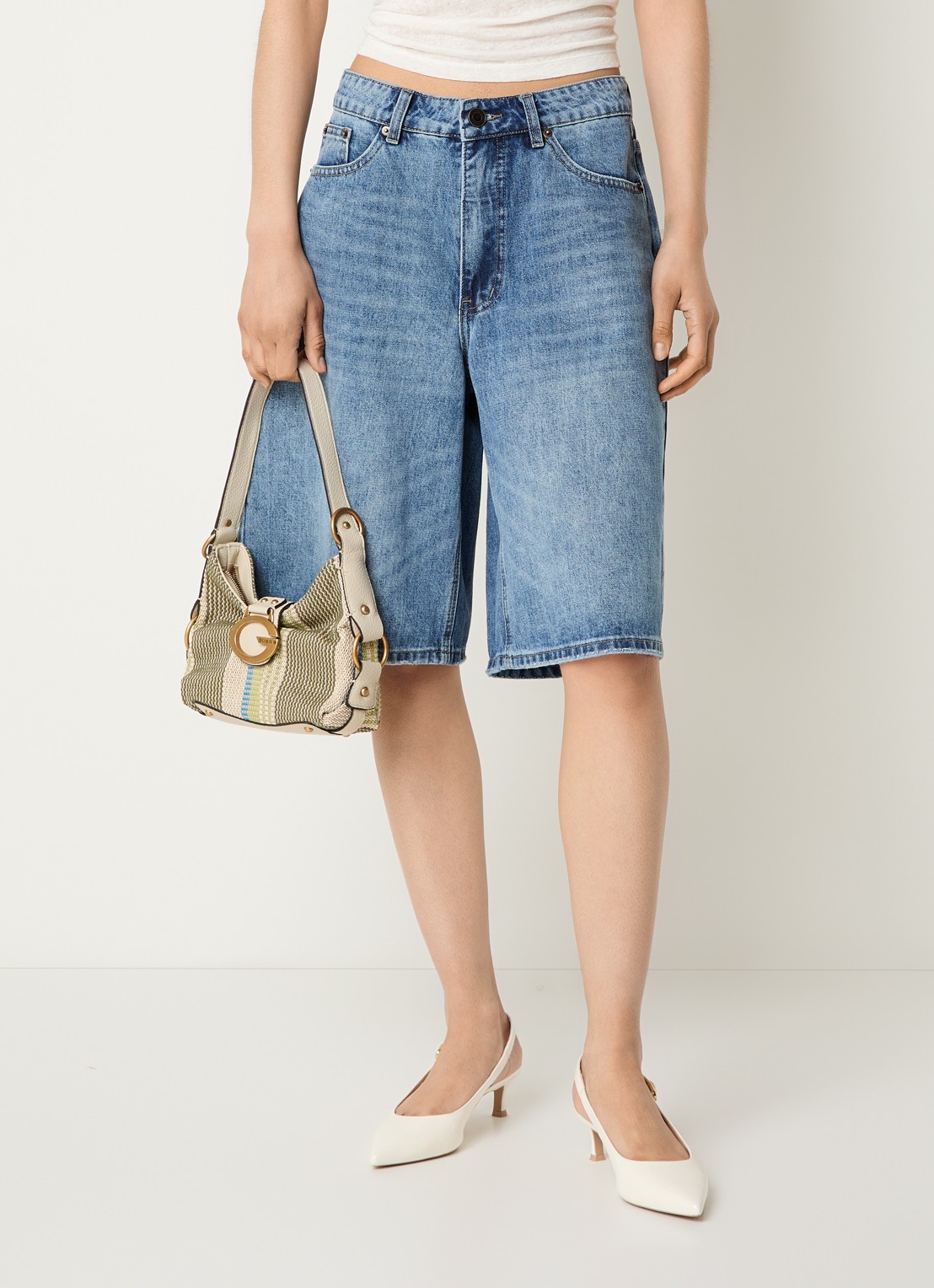GUESS Camden Mini schoudertas met streepprint - voorkant 2 olijfgroen