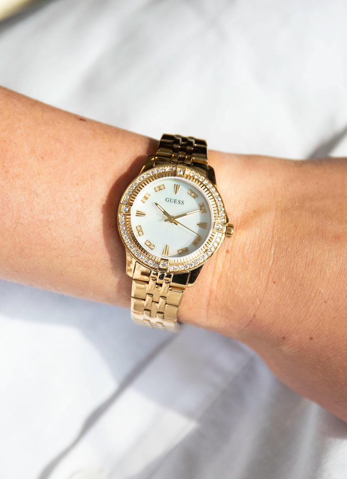 GUESS Colette horloge GW1027L2 - detail goud