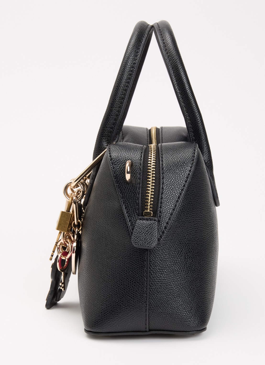 GUESS Davina Charms handtas met afneembare schouderriem en tasbedel - detail 2 zwart