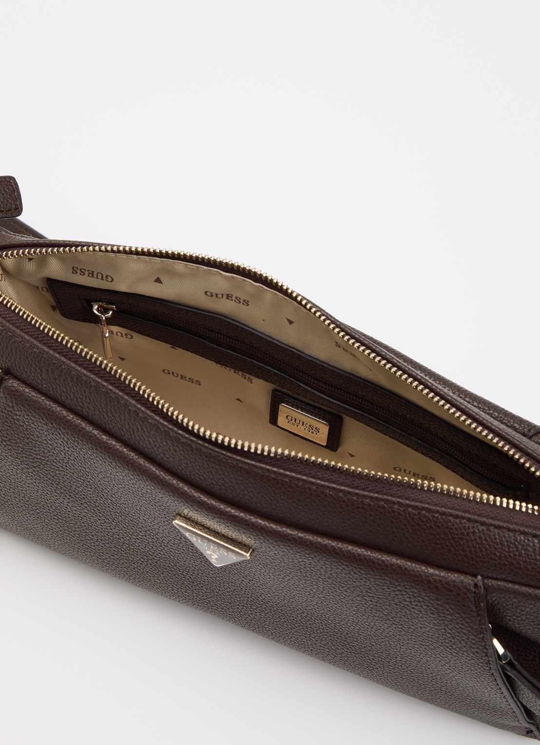 GUESS Devon Mini crossbodytas met verstelbare schouderriem - detail 2 donkerbruin