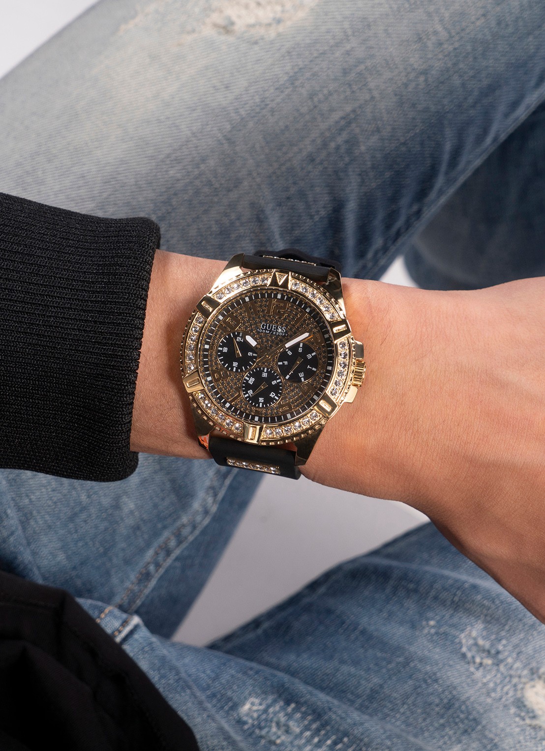 GUESS Frontier horloge W1132G1 - detail 3 goud