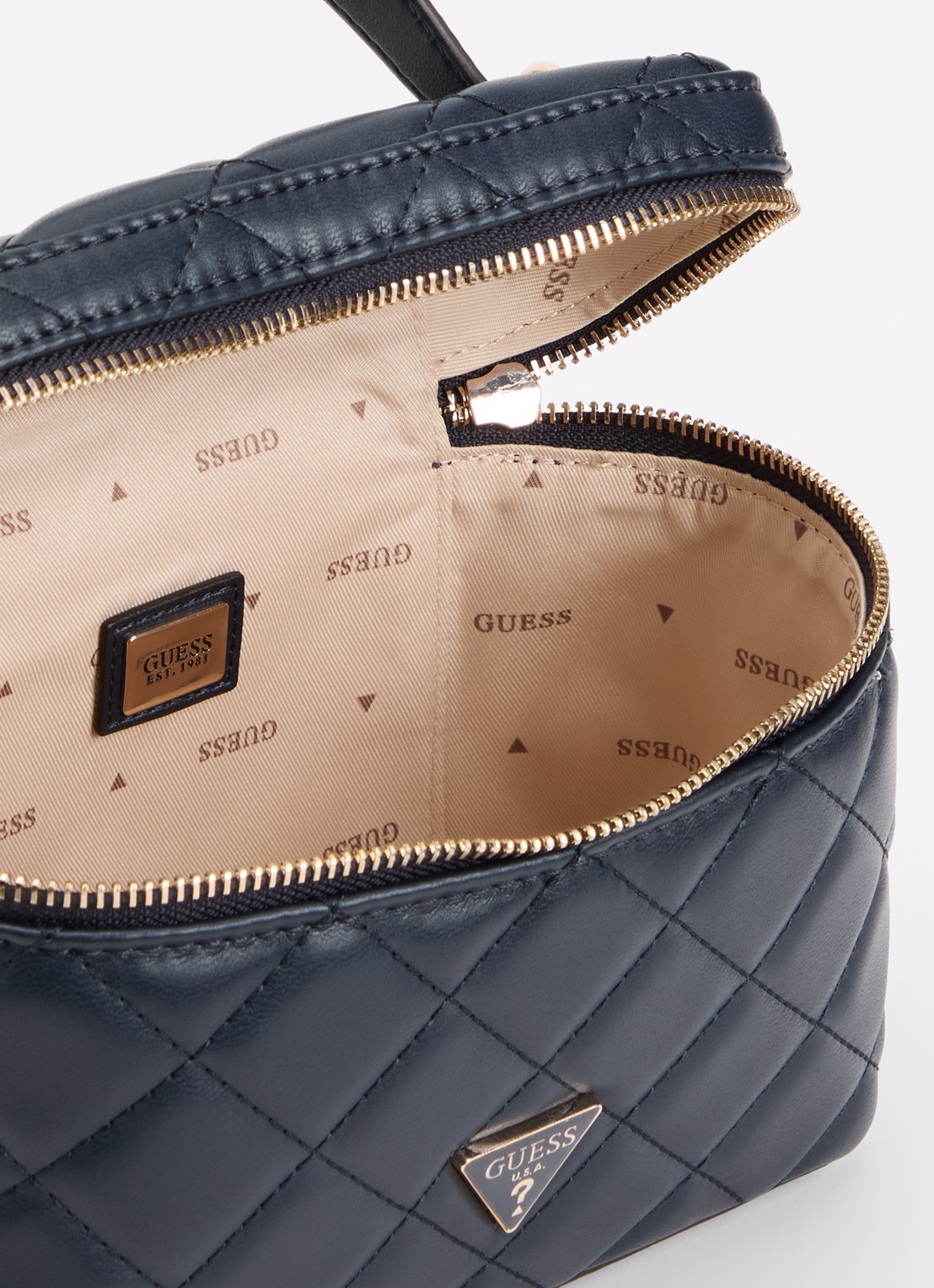 GUESS Juliet Canister handtas met quilt patroon en afneembare schouderriem - detail 2 donkerblauw