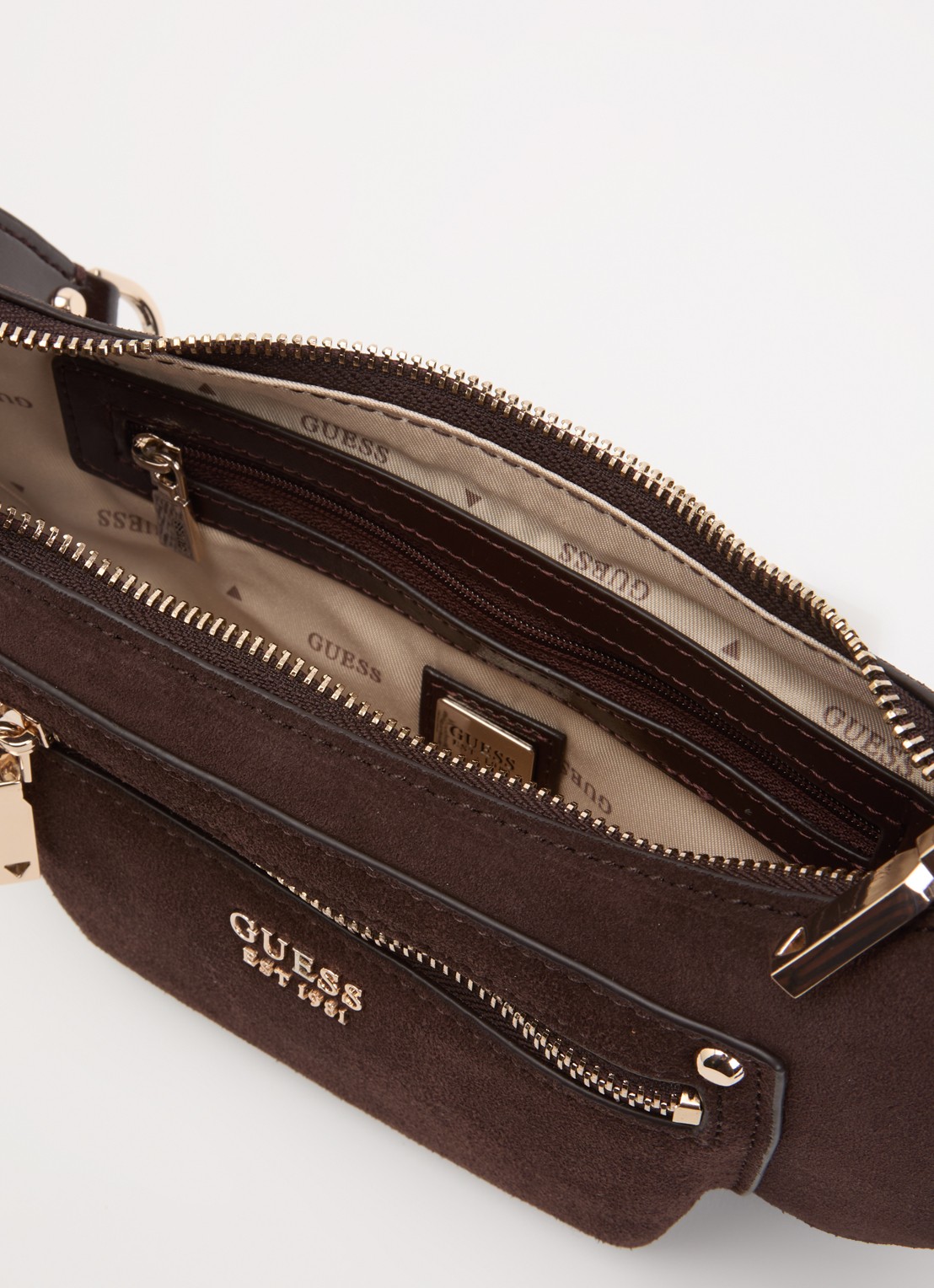 GUESS Marsha Mini crossbodytas van suède met leren details - detail 3 donkerbruin