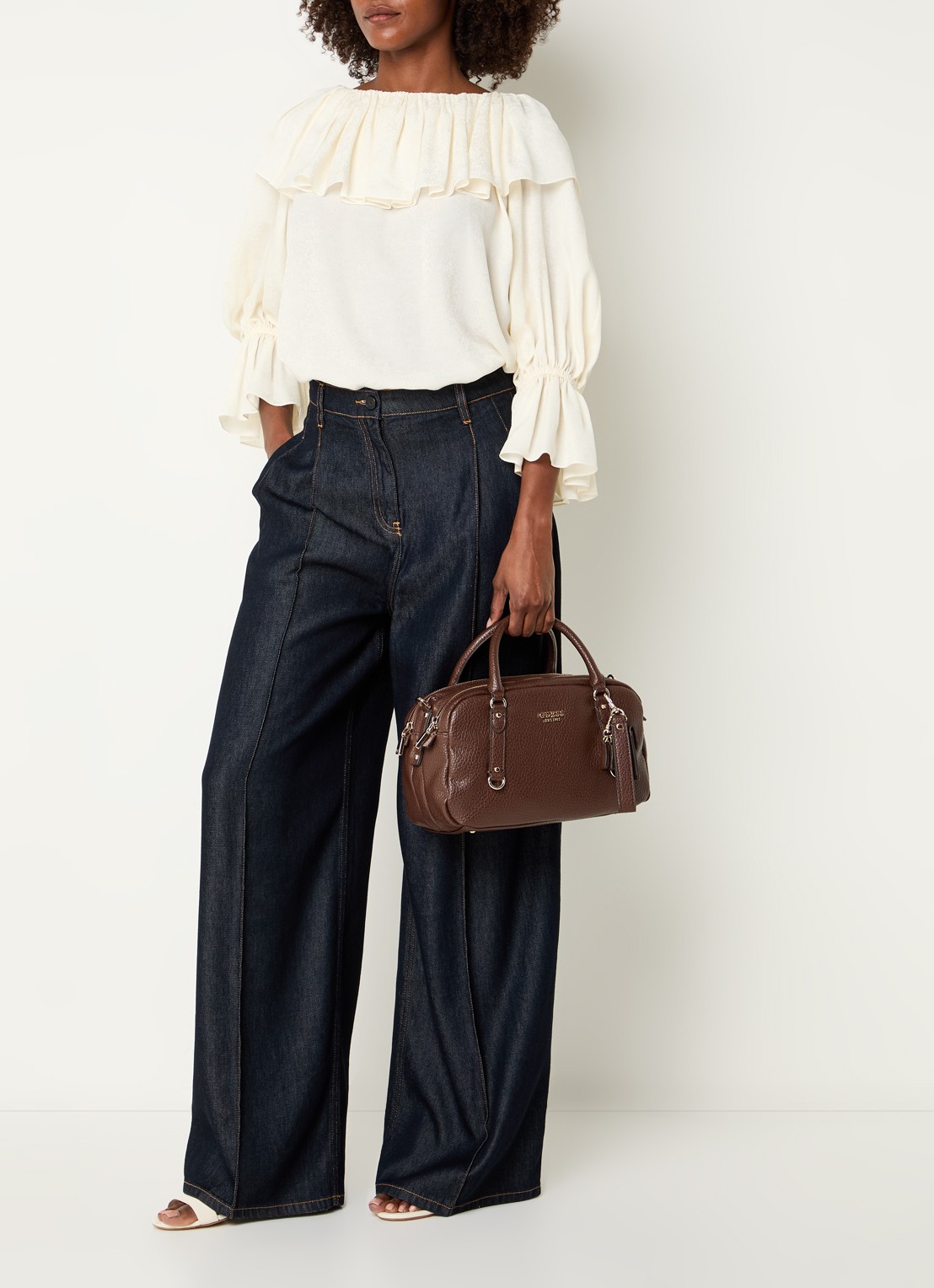 GUESS Marsha mini handtas met logo en tasbedel  - voorkant 3 donkerbruin