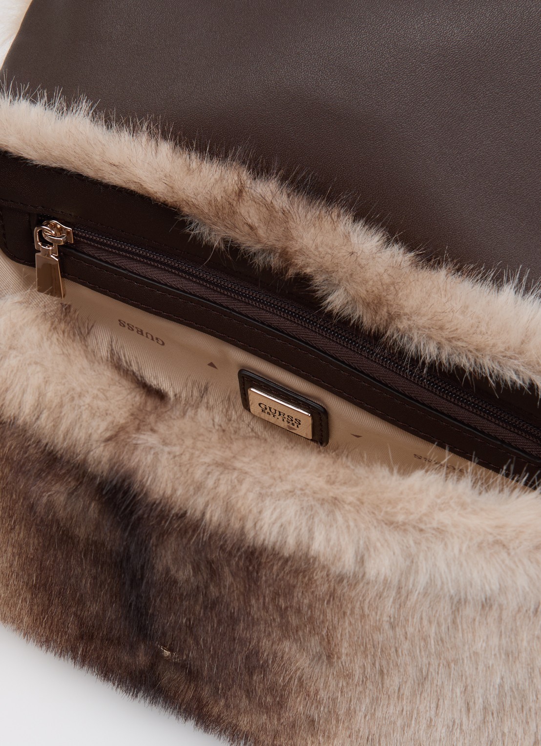 GUESS Mavis schoudertas van teddy - detail beige