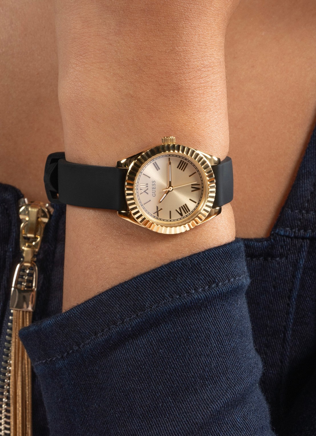 GUESS Mini Luna horloge GW0724L2  - voorkant 6 zwart