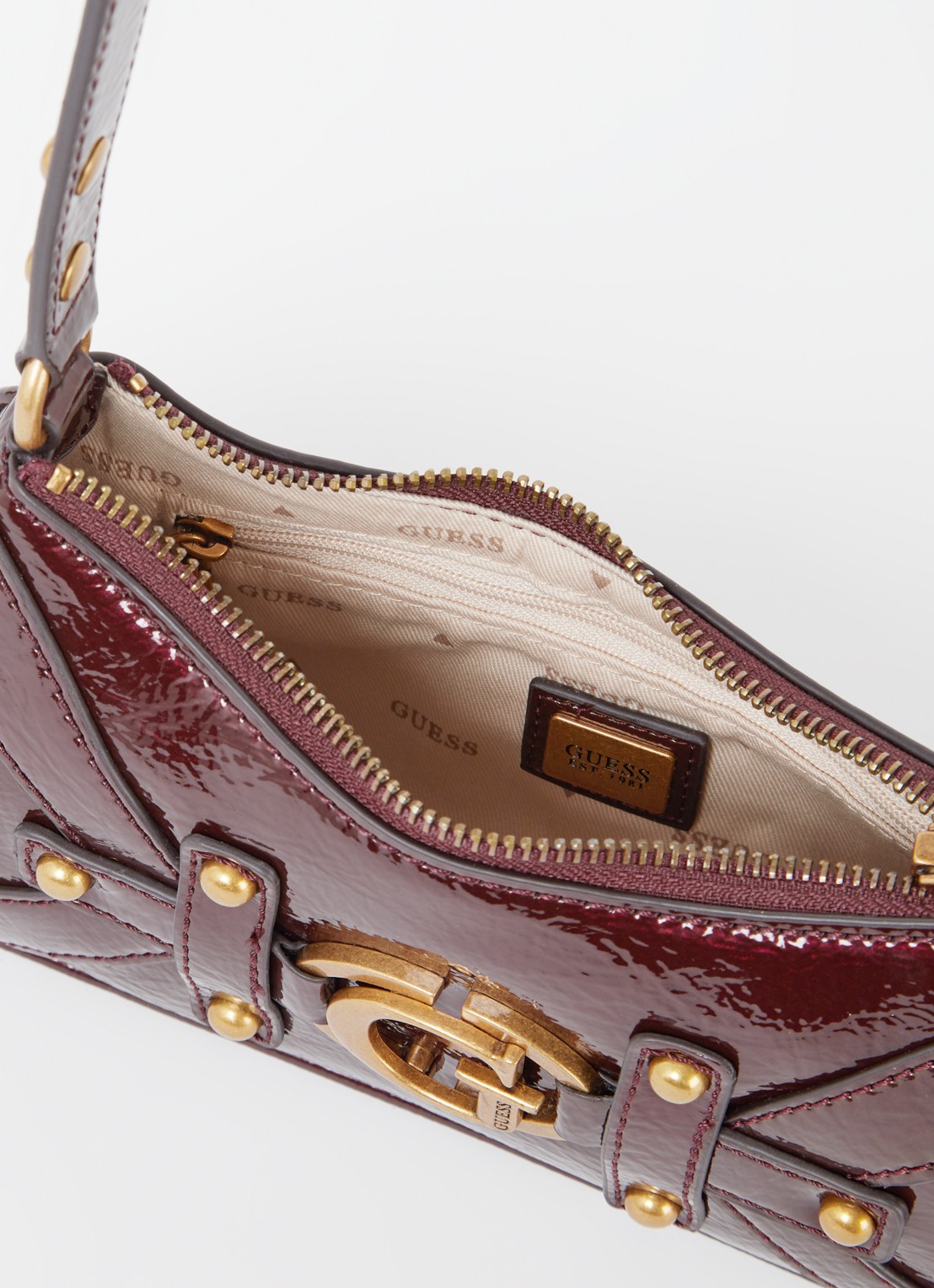 GUESS Mintha schoudertas met logoprint - detail bordeauxrood