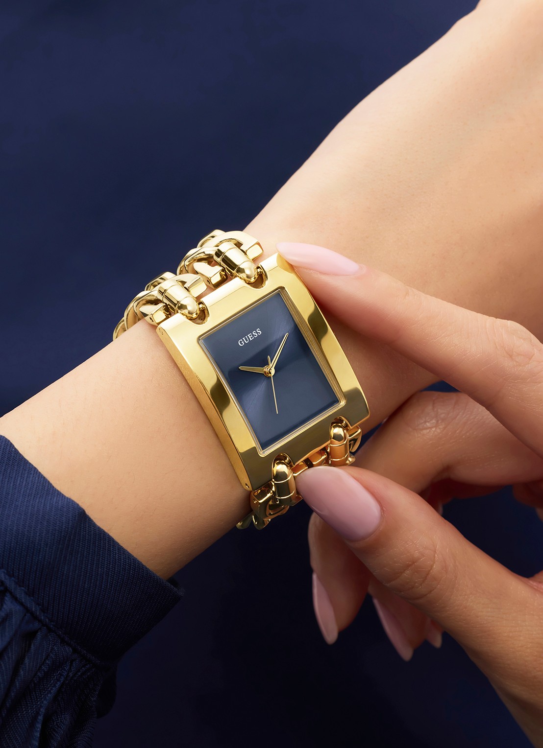 GUESS Mod Heavy Metal horloge GW0740L3 - detail goud