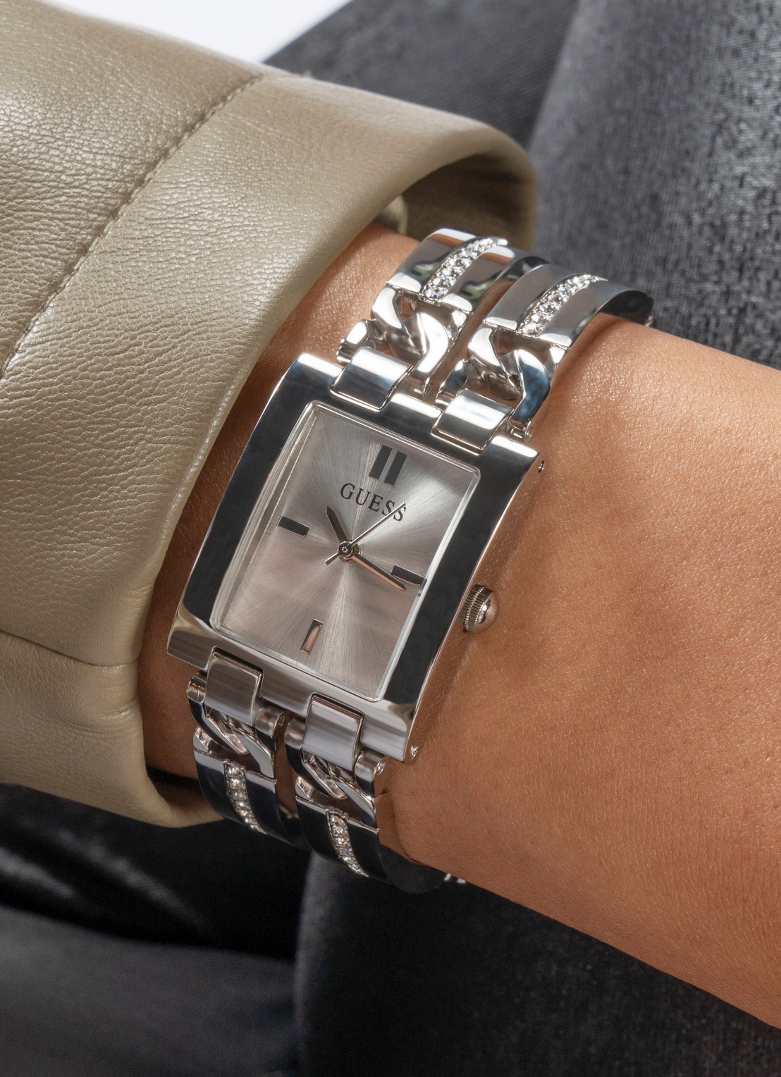 GUESS Mod Id horloge GW0668L1 - detail zilver