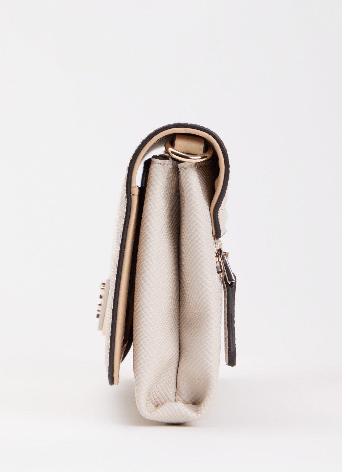 GUESS Noelle II crossbodytas met logo en afneembare schouderriem - detail 6 gebroken wit