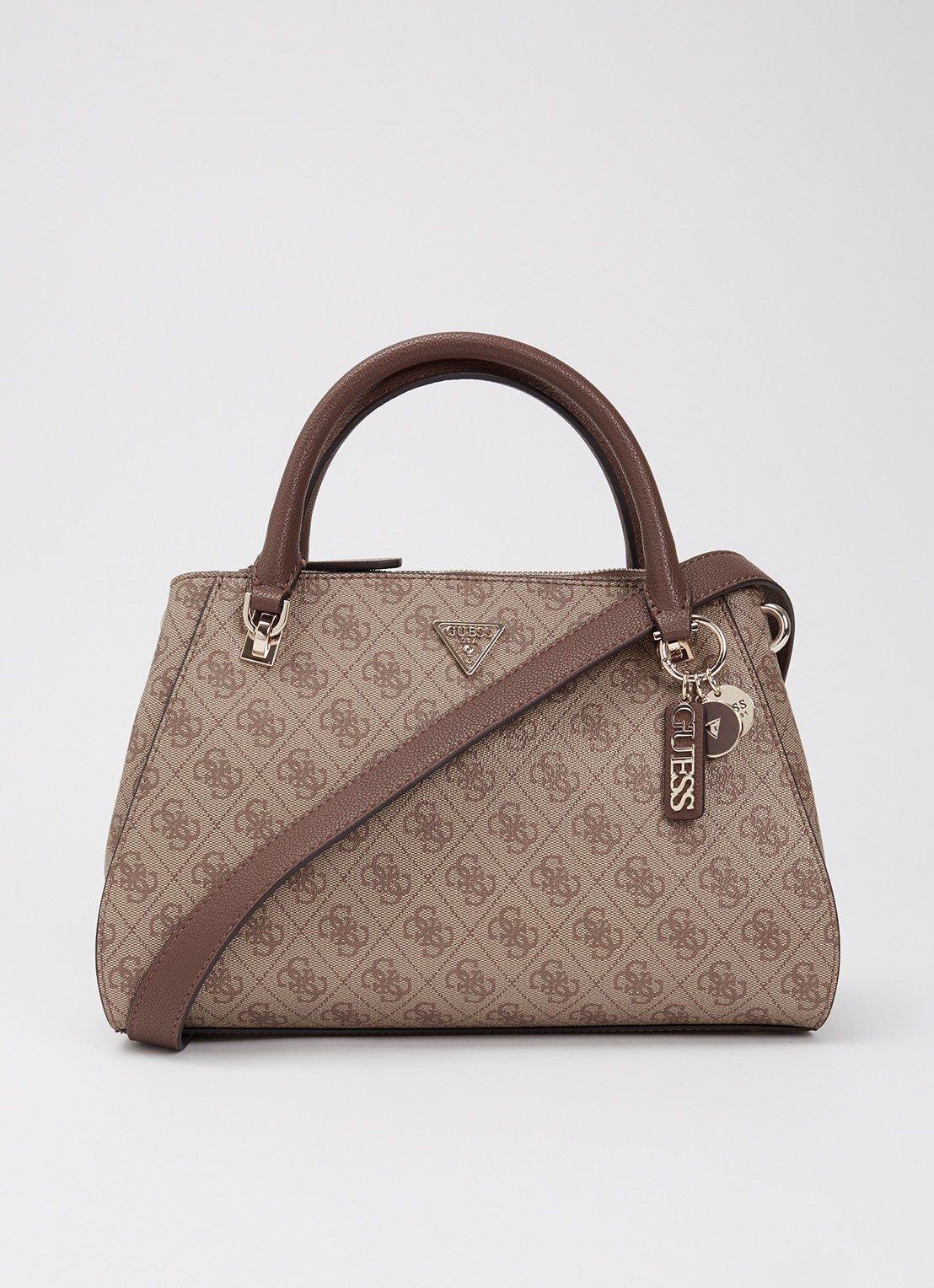GUESS Noelle II handtas met logoprint en afneembare schouderriem - voorkant 2 donkerbeige