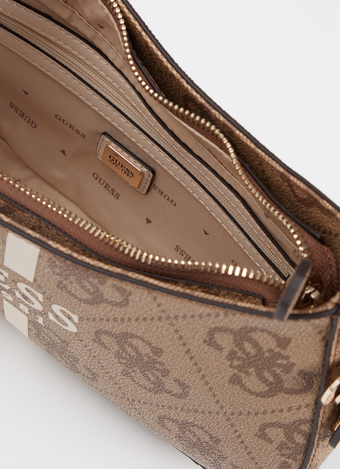 GUESS Noelle ll schoudertas met logoprint en afneembare schouderriem - detail 4 lichtbruin
