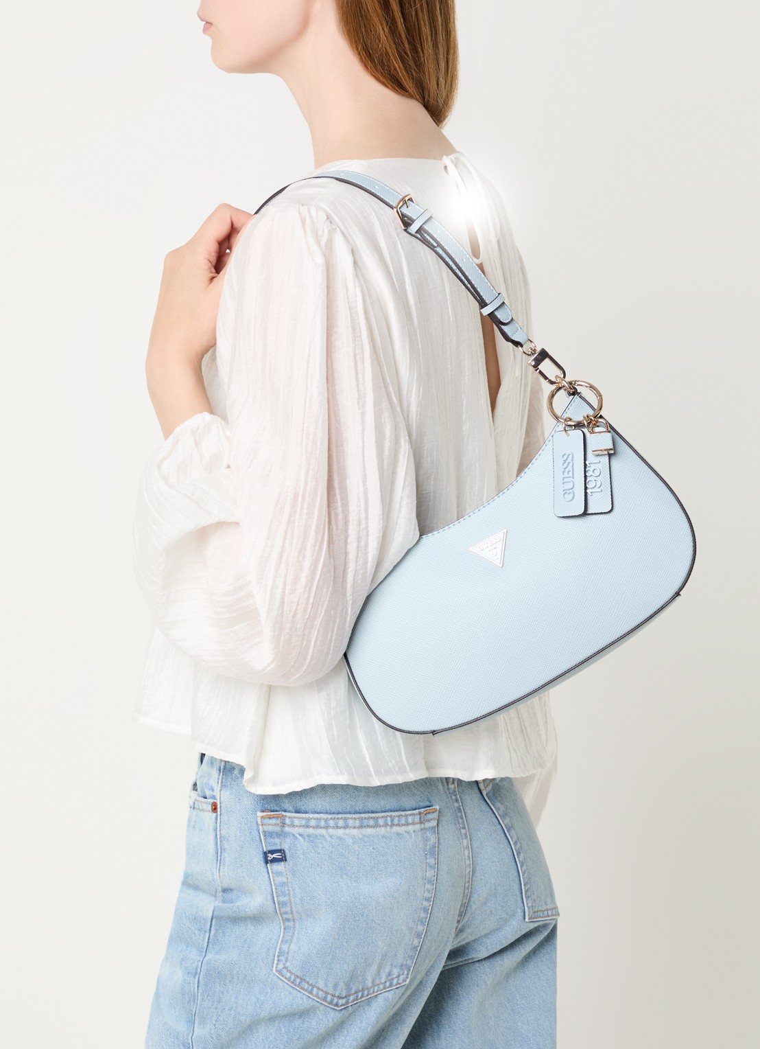 GUESS Noelle ll schoudertas met logoprint en afneembare schouderriem - voorkant 6 lichtblauw
