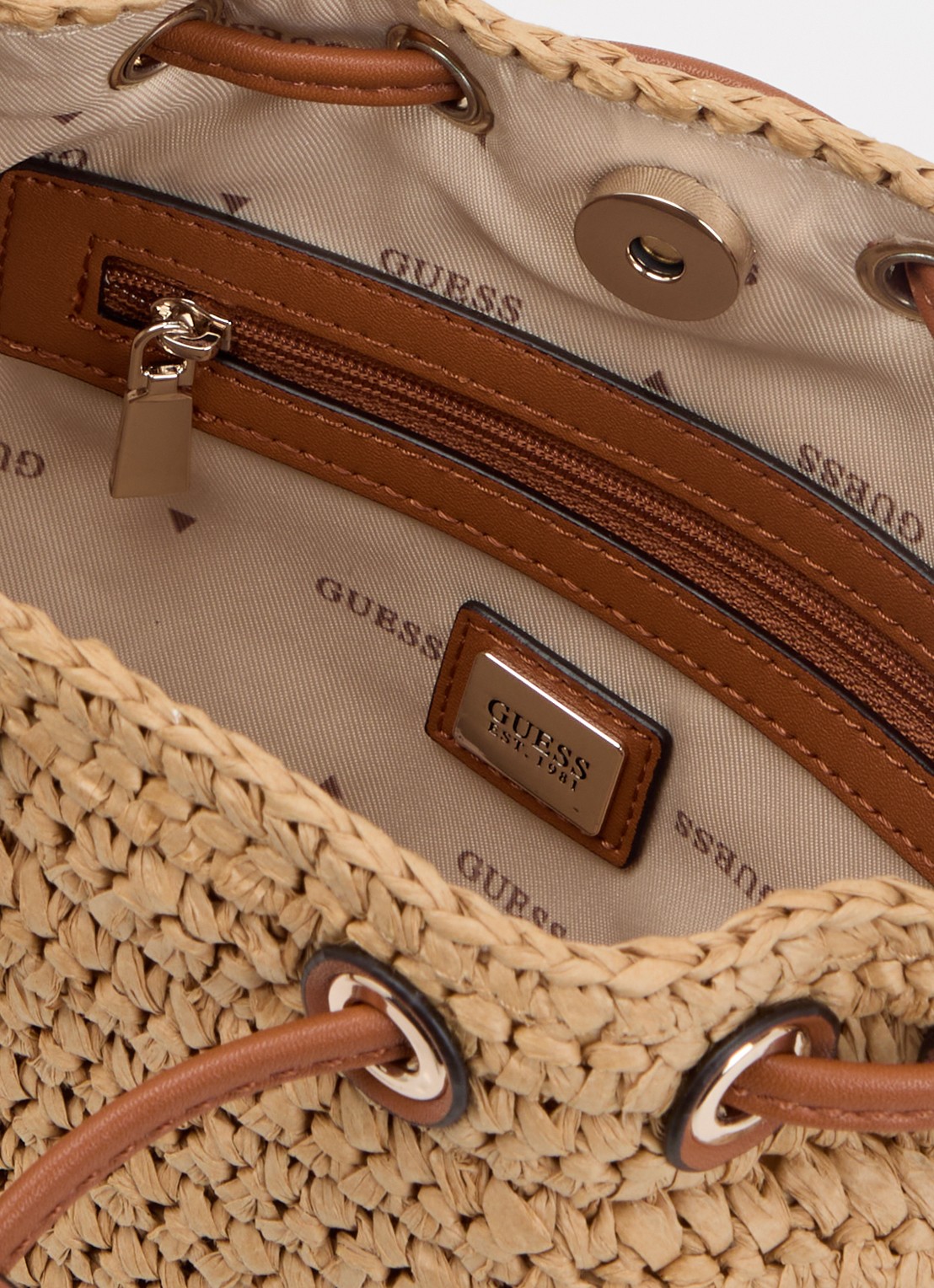 GUESS Ofelia crossbodytas met afneembare schouderriem en tasbedel - detail 2 camel