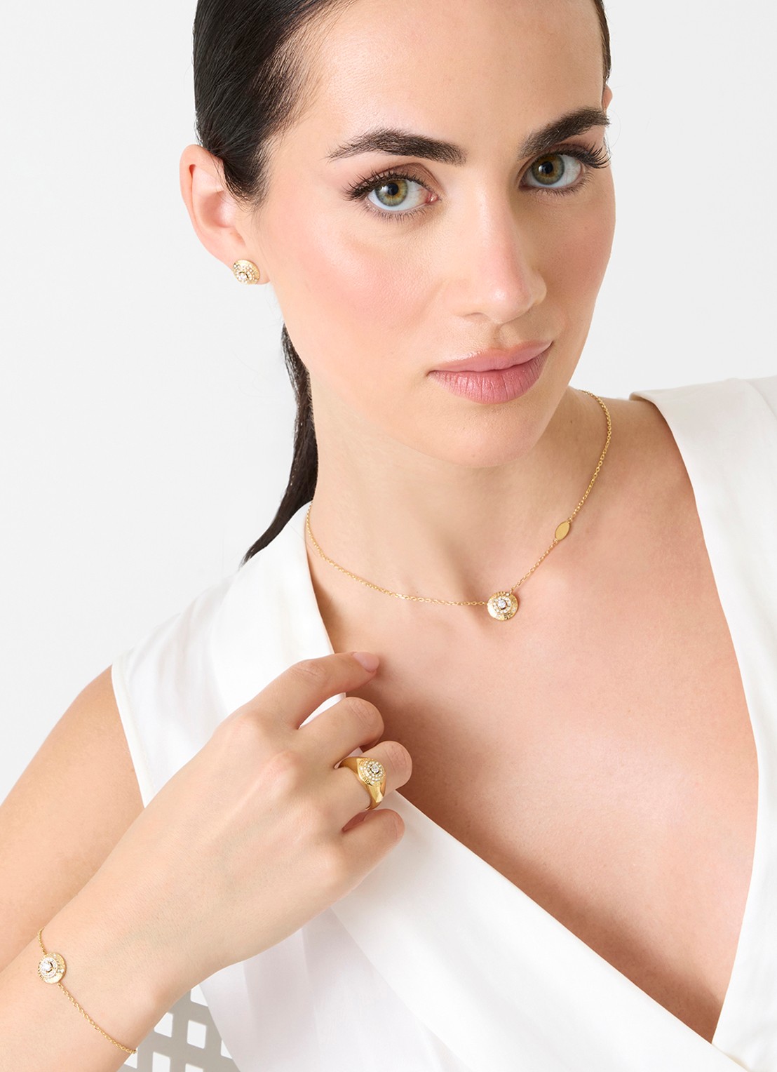 GUESS Oorstekers JUBE06289JWYGT-U - voorkant 2 goud