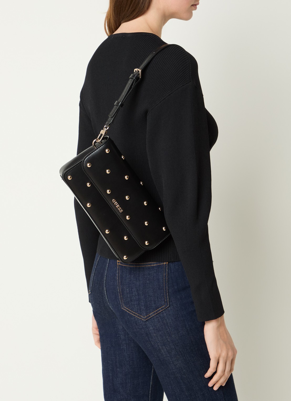 GUESS Sadie clutch met afneembare schouderriem en studs - voorkant 6 zwart