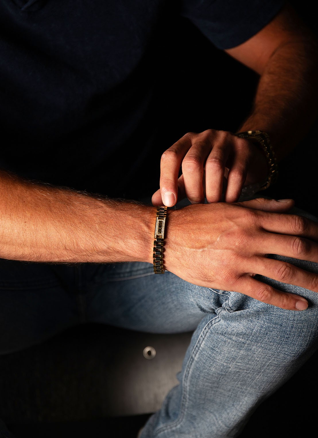 GUESS Schakelarmband met kristal JUMB03200JWYGSTT-U - voorkant 2 goud