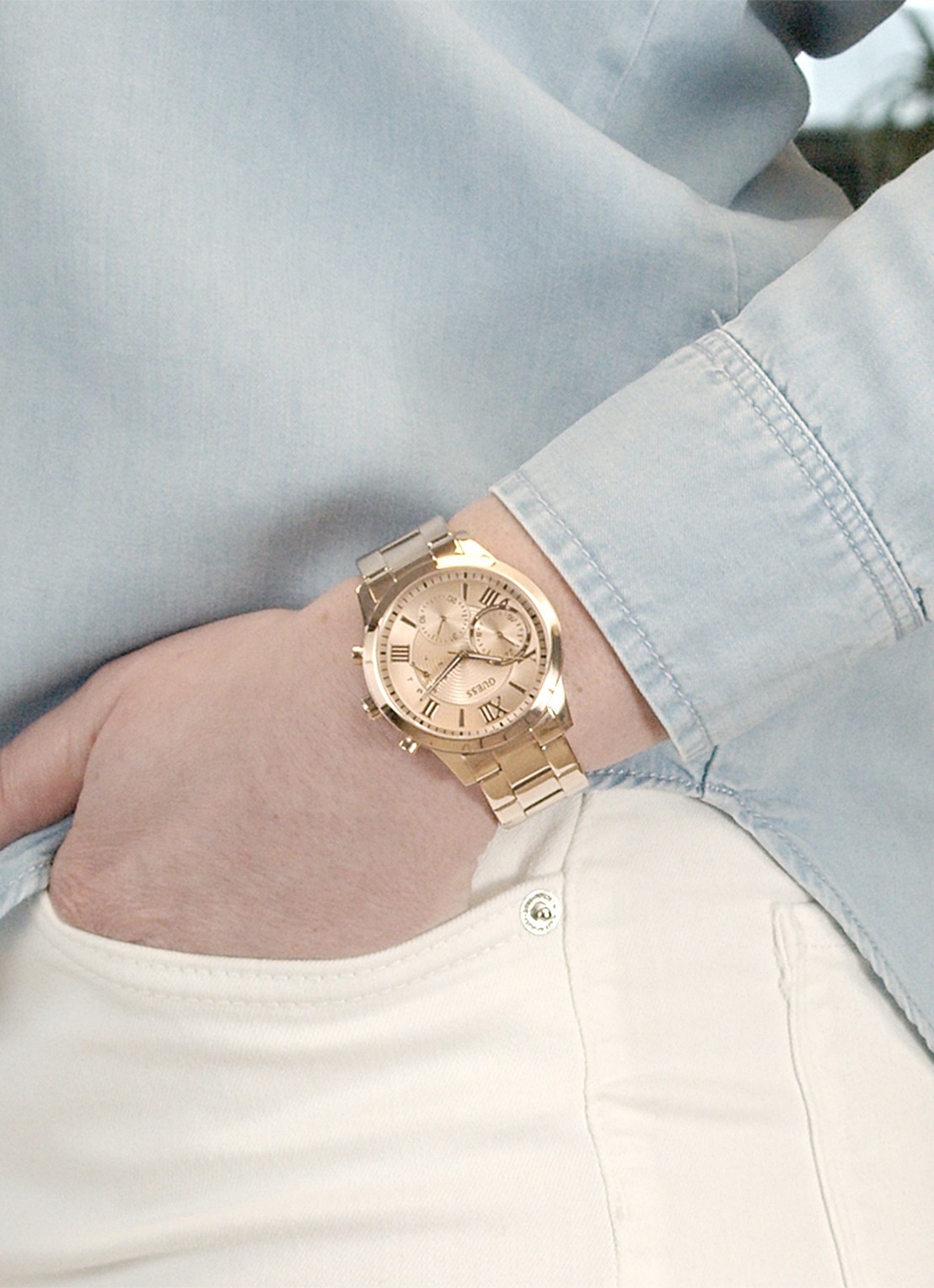 GUESS Solar horloge W1070L2 - detail 3 goud