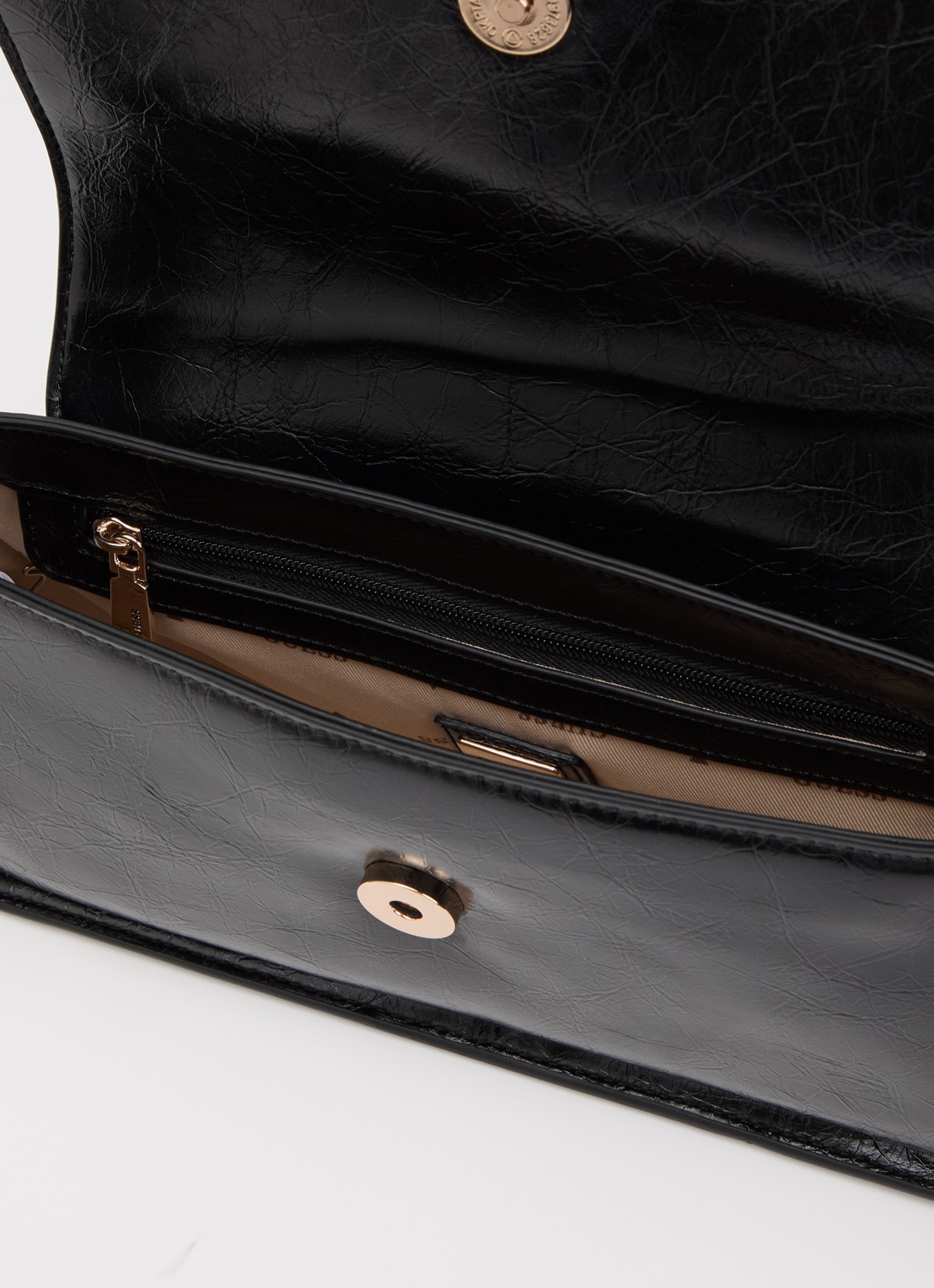 GUESS Xena Flap handtas met logo  - detail zwart
