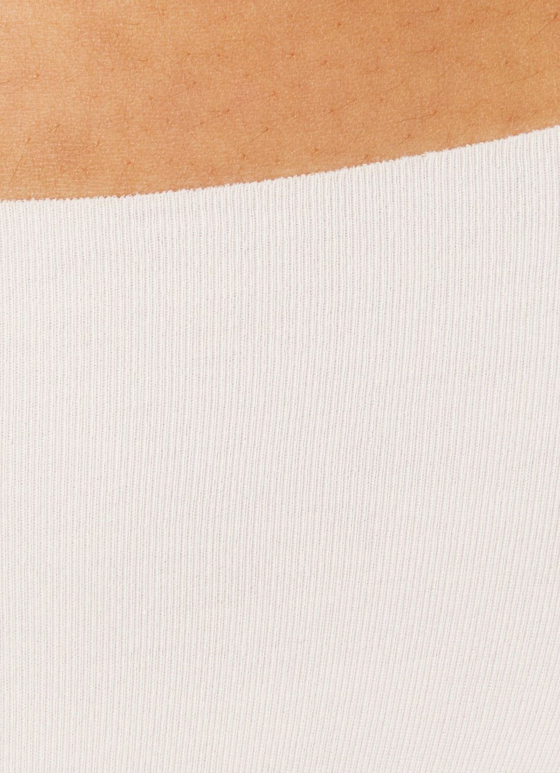 Hanro Invisible Cotton naadloze slip - detail 2 creme