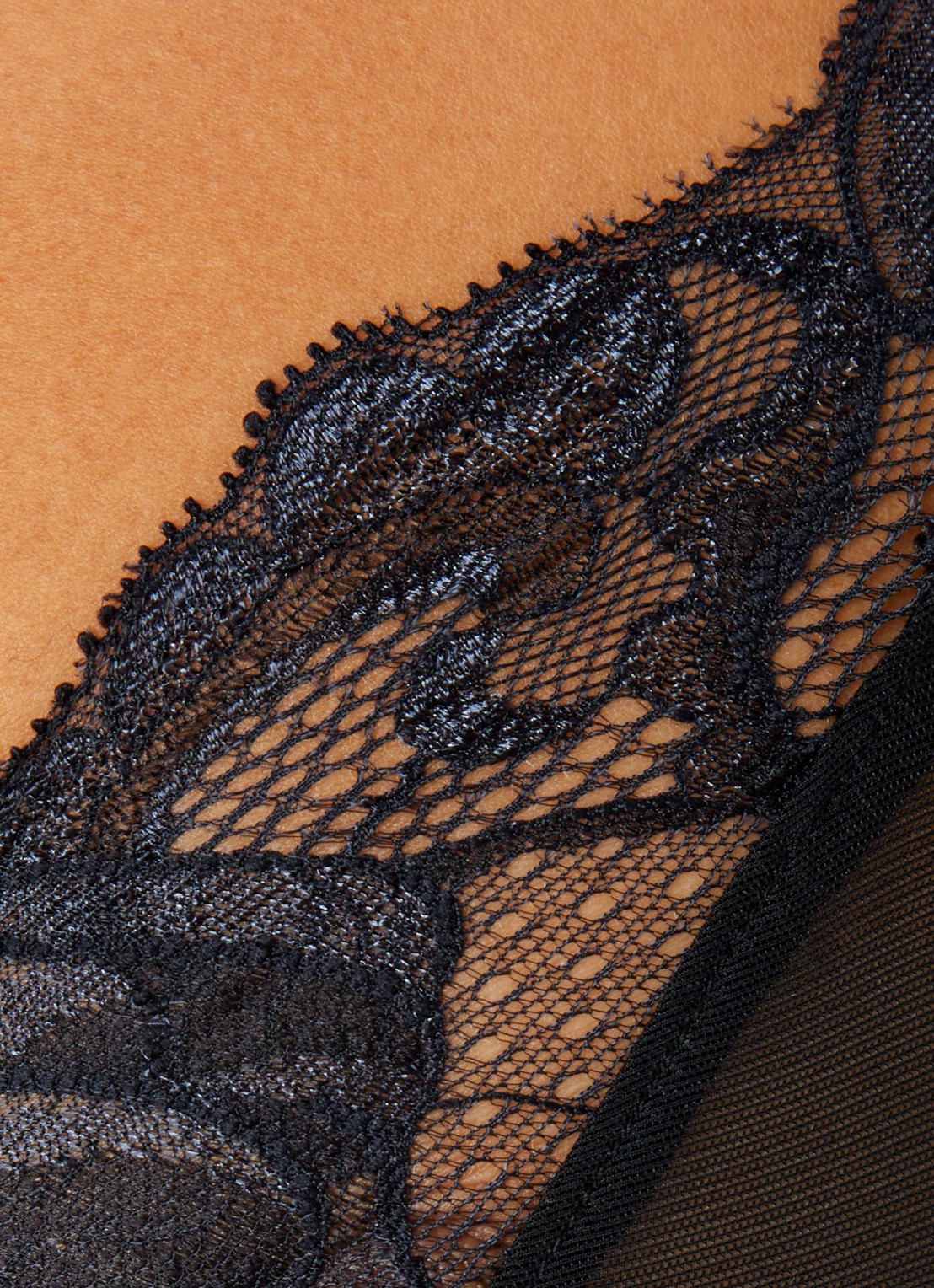 Hanro Lysia voorgevormde bralette van mesh met kant - detail 2 zwart