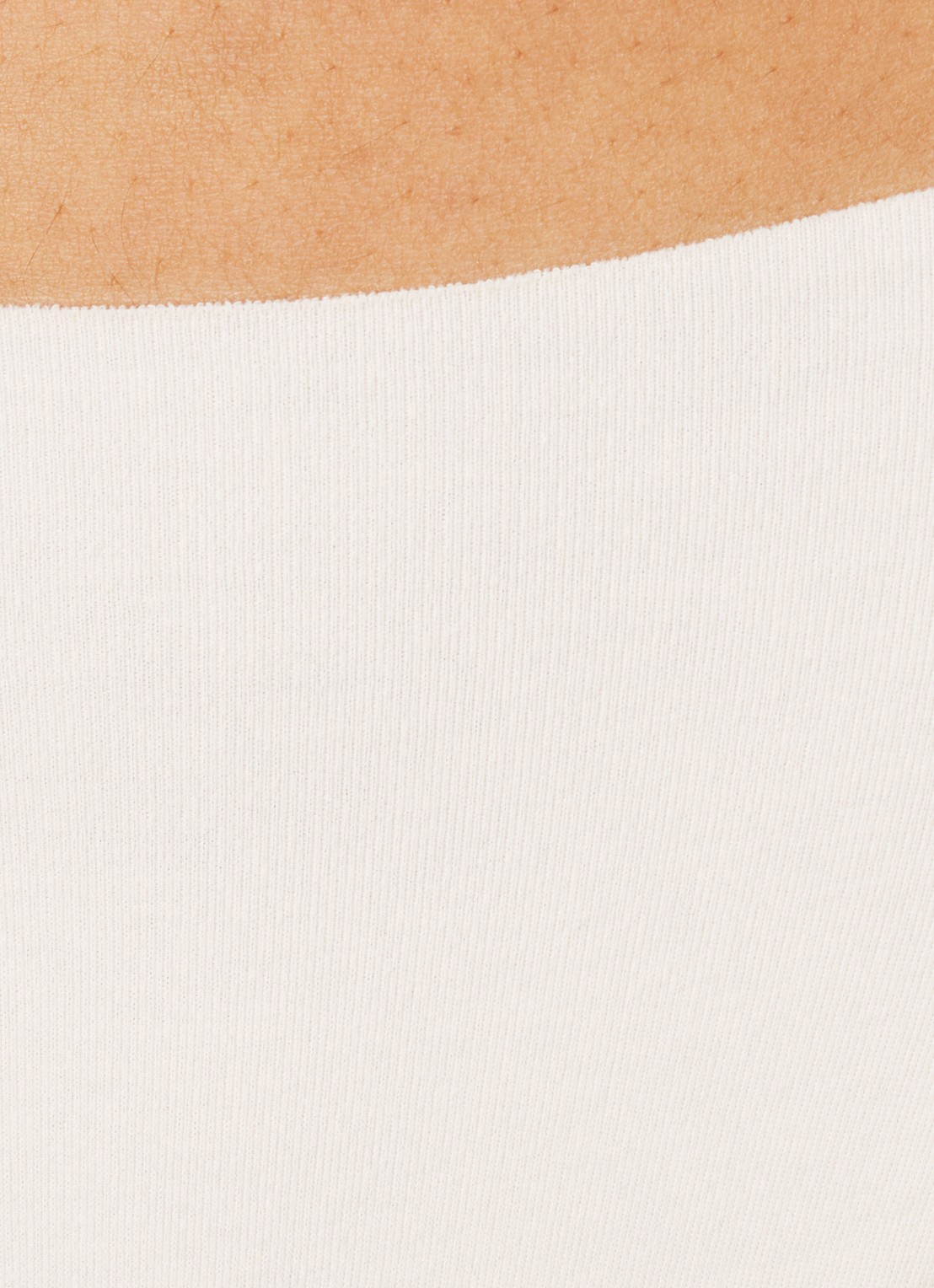 Hanro Naadloze string - detail 2 creme