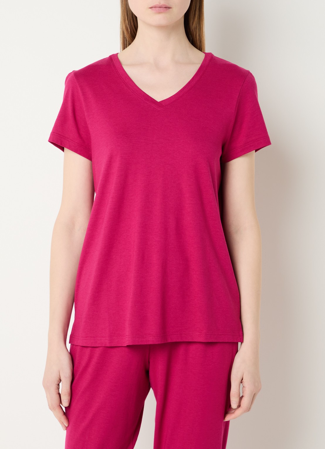 Hanro Pyjamatop met V-hals - detail 4 beige