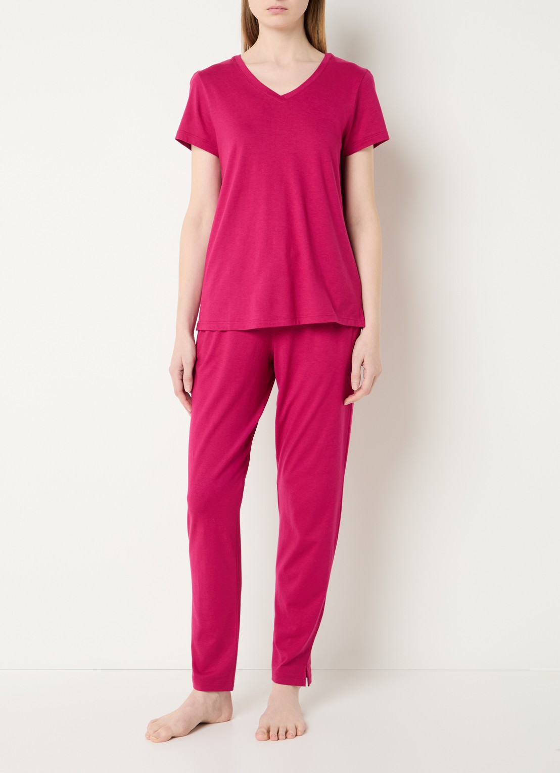 Hanro Pyjamatop met V-hals - voorkant 2 beige