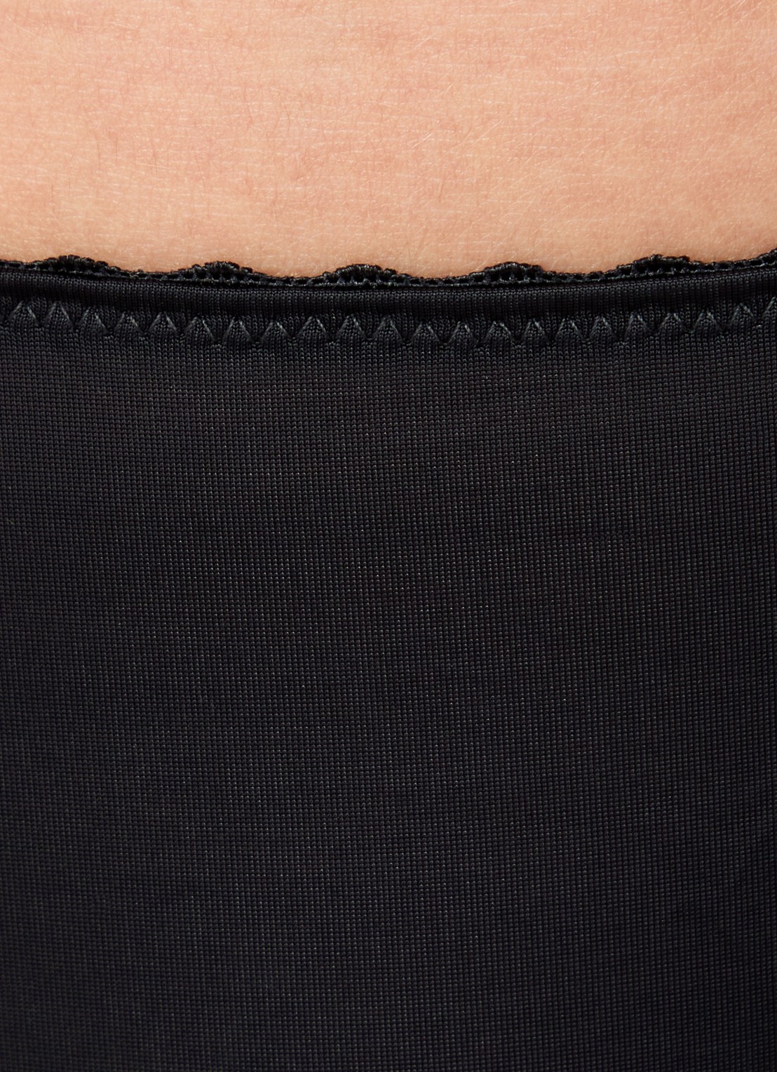 Hanro Satin Deluxe slip - detail 4 zwart