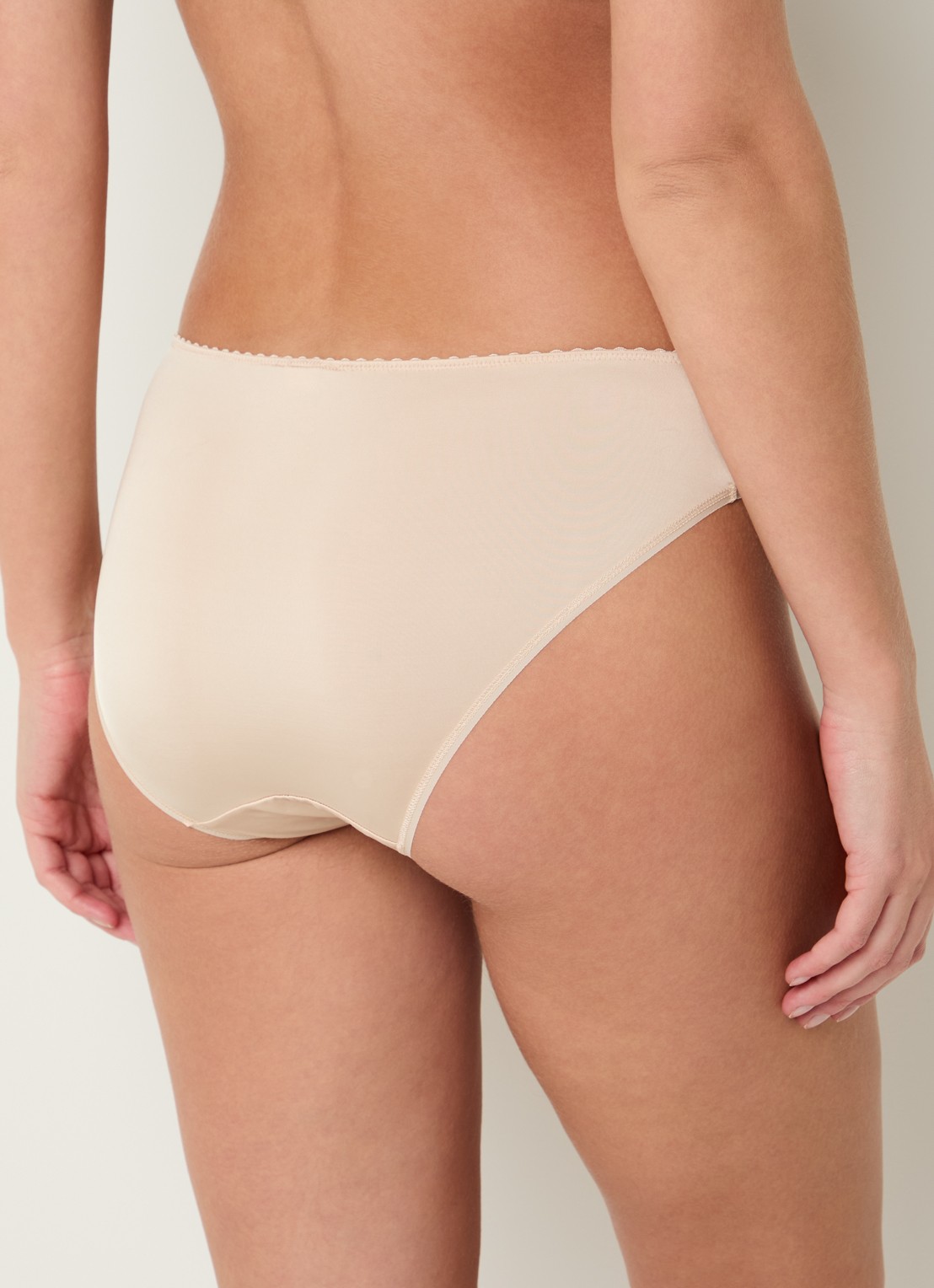 Hanro Satin Deluxe slip - achterkant 2 naturel