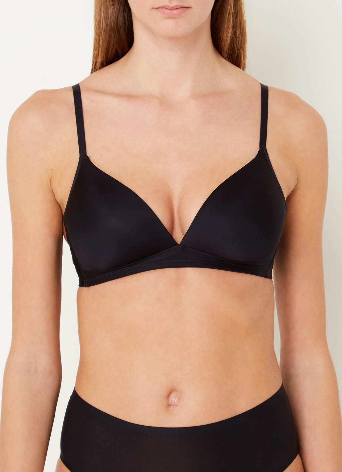 Hanro Satin Deluxe voorgevormde bh zonder beugel - detail zwart