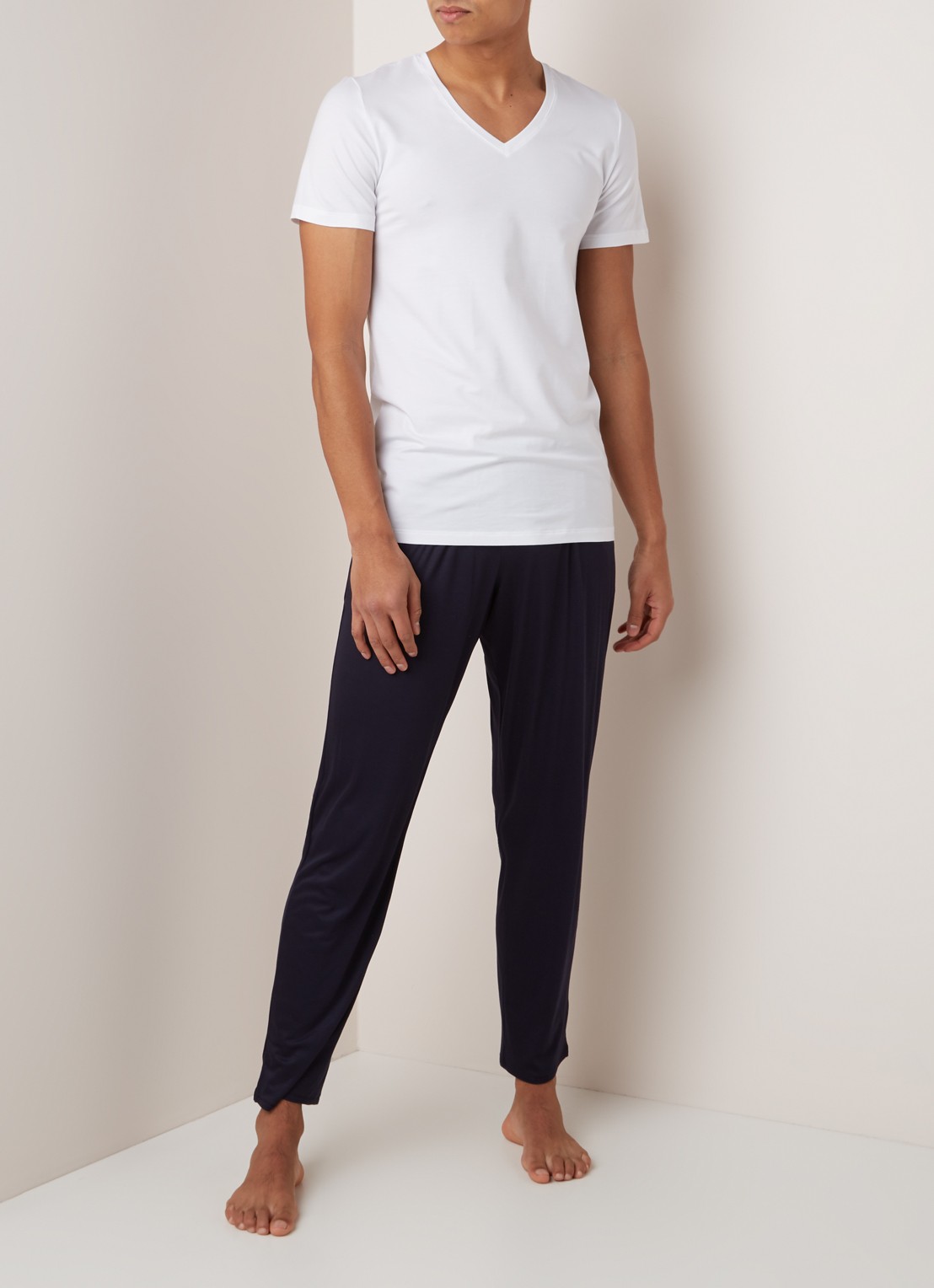 Hanro T-shirt met V-hals in uni - voorkant 2 wit