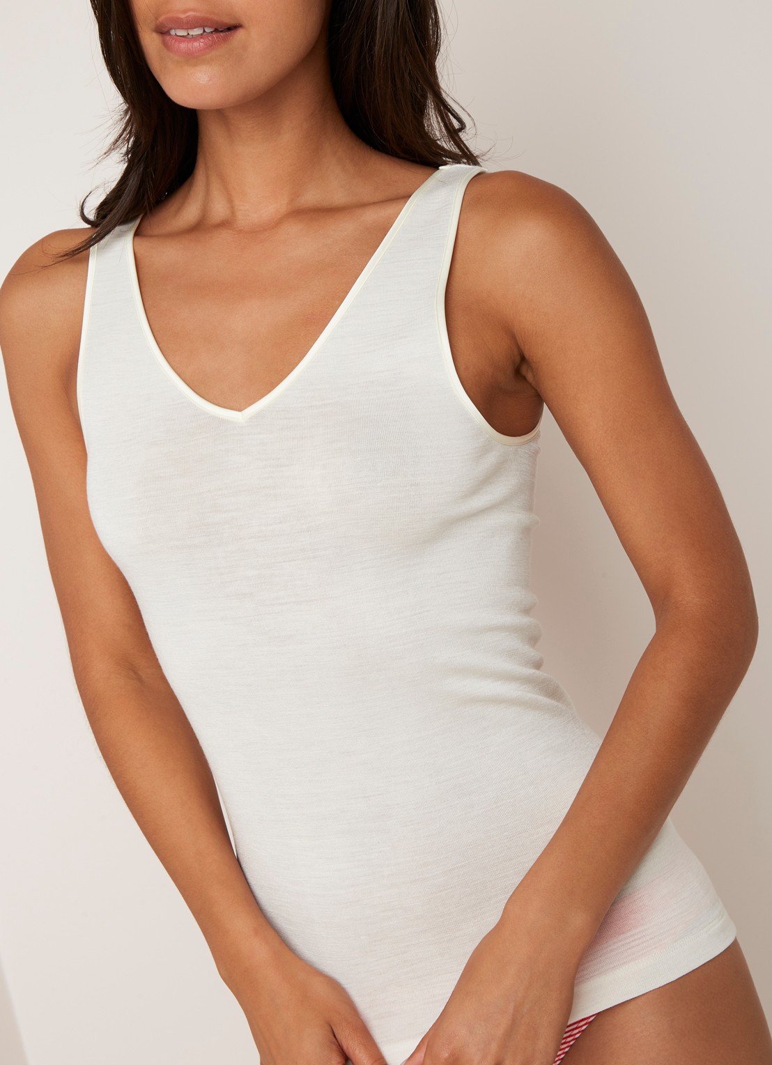 Hanro Woolen Silk tanktop in wolblend met zijde - detail 4 gebroken wit