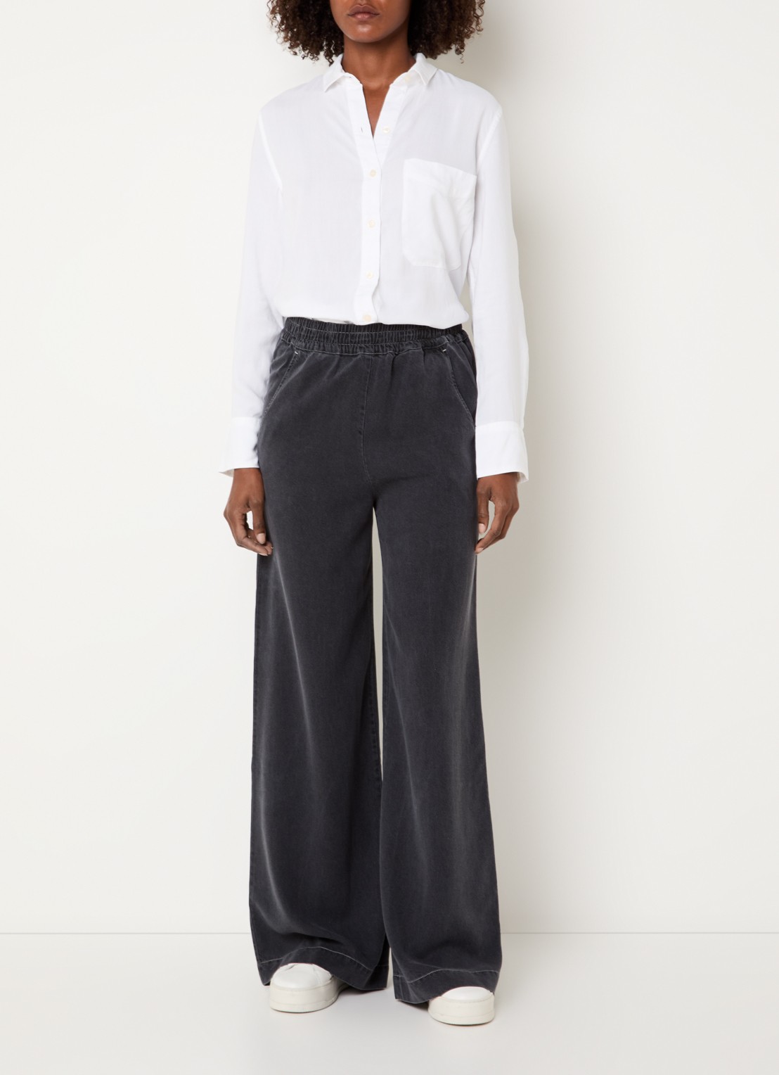 Harper high waist wide leg jeans  met elastische band en steekzakken - voorkant 2 donkergrijs