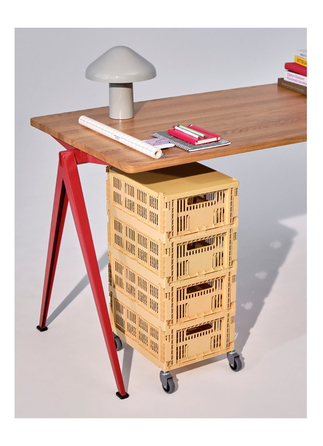 Hay Colour Crate wielen voor opbergkrat set van 4 - voorkant 2 grijs