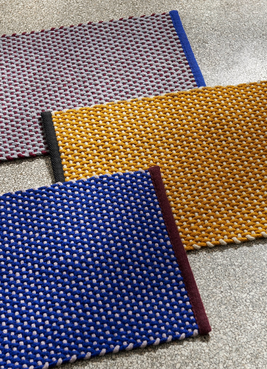 Hay Deurmat 50 x 125 cm - voorkant 2 royalblauw