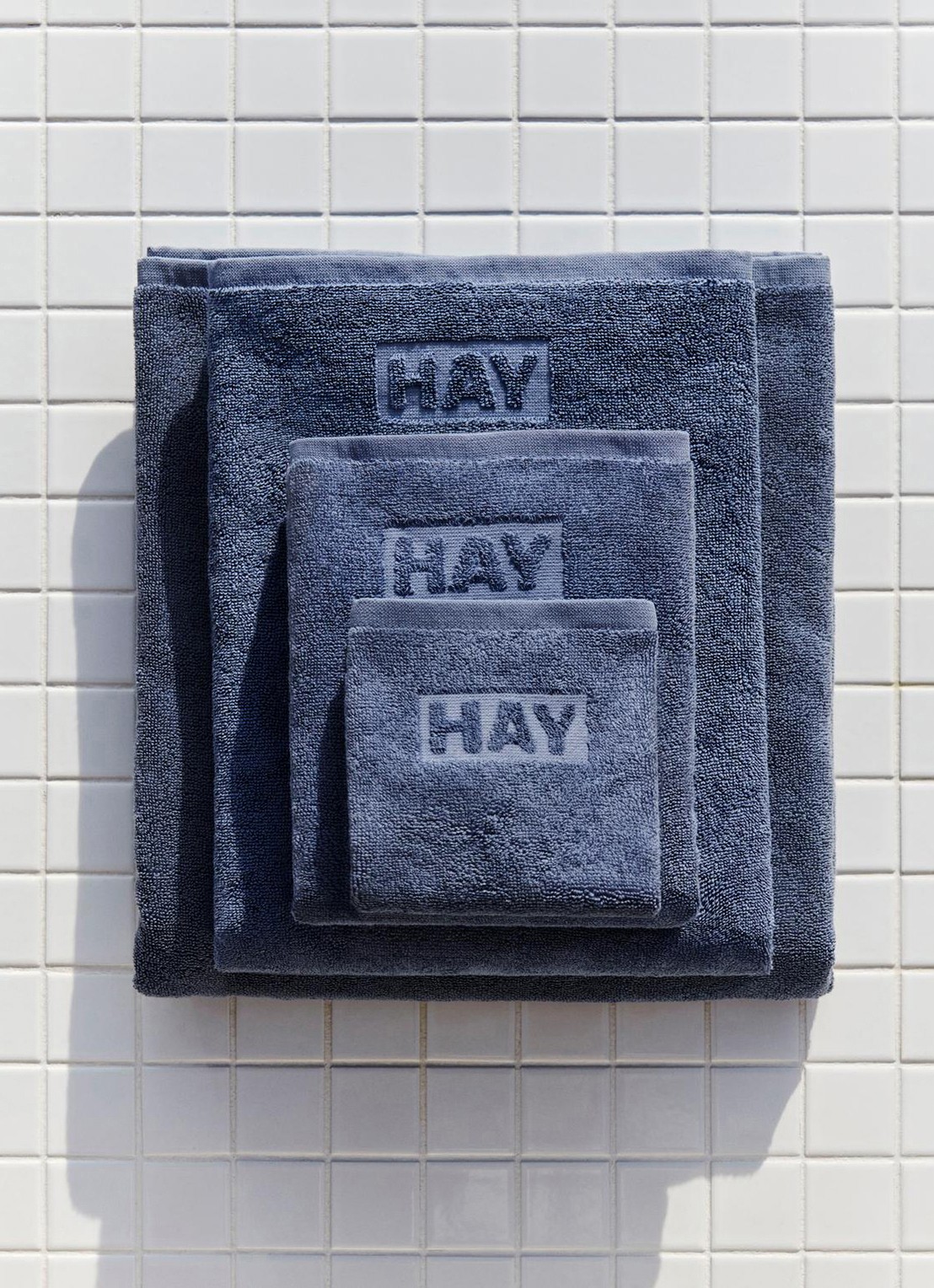 Hay Mono badhanddoek 50 x 90 cm - voorkant 2 blauw