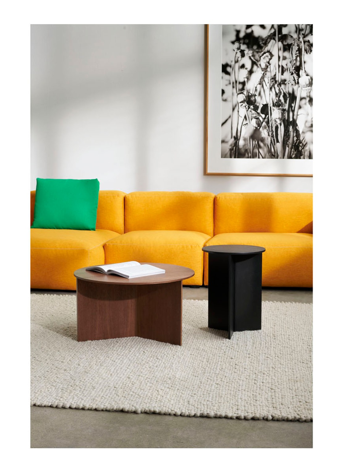 Hay Slit bijzettafel 35 x 35 cm - voorkant 2 zwart