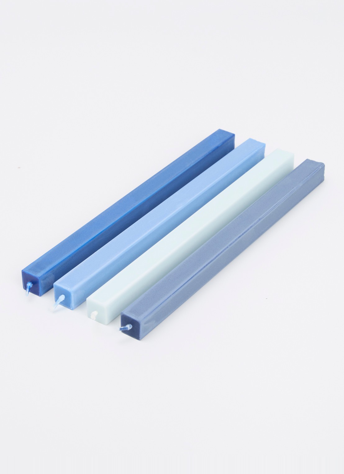 Hay Square kaars set van 4 - voorkant 2 donkerblauw
