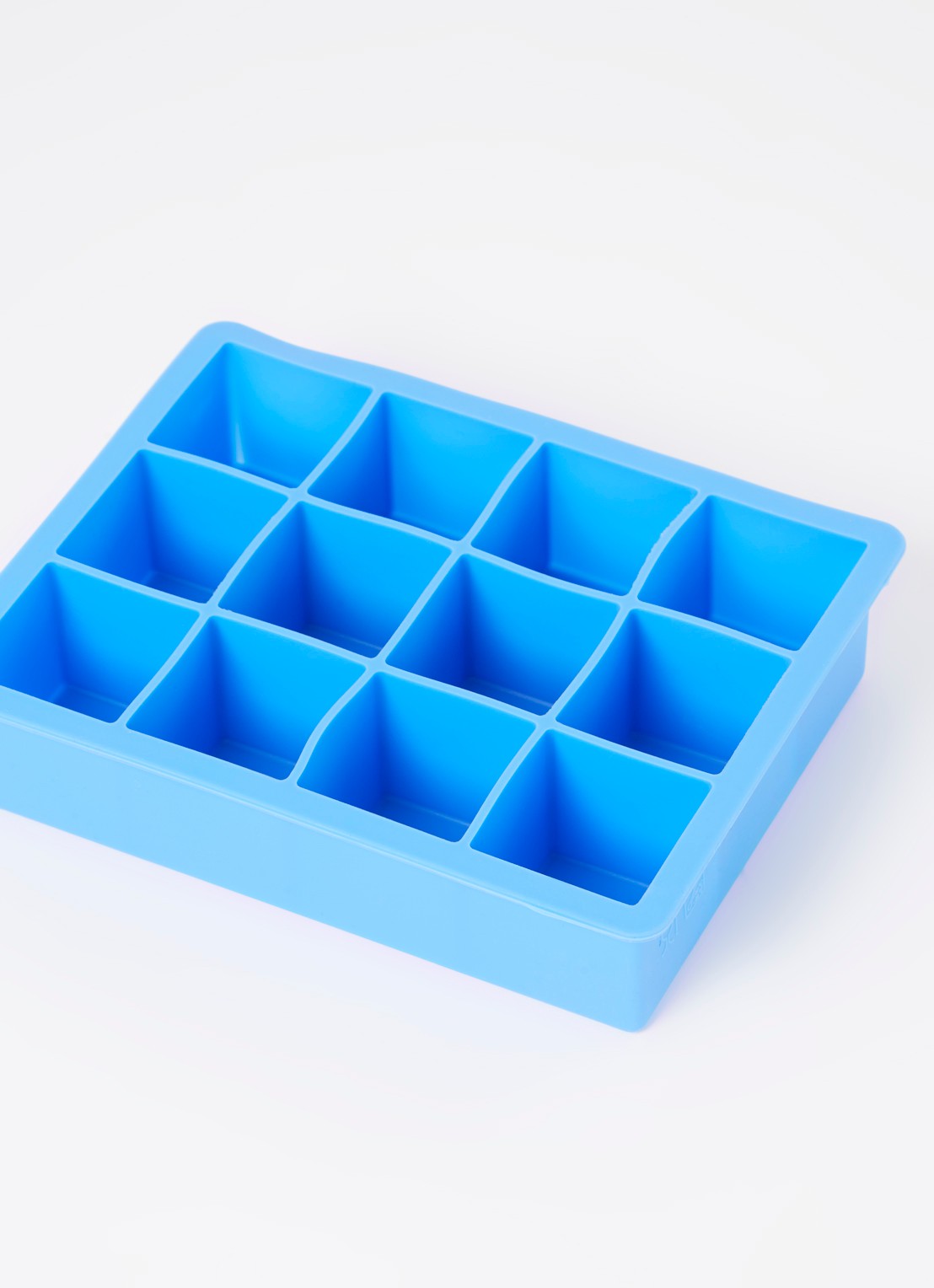 Hay Square XL ijsblokjesvorm - voorkant 2 blauw