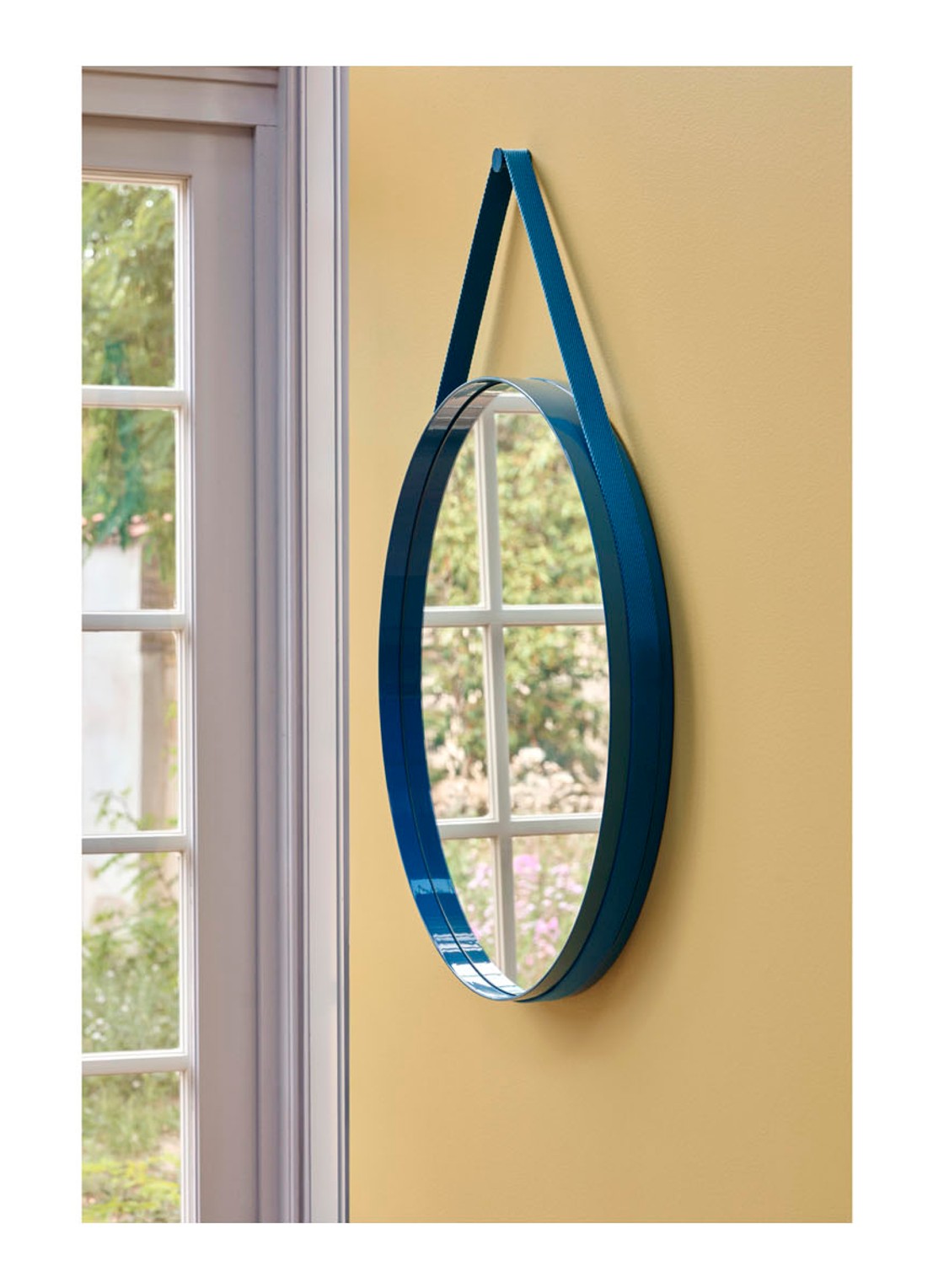Hay Strap wandspiegel 70 cm  - voorkant 2 kobaltblauw