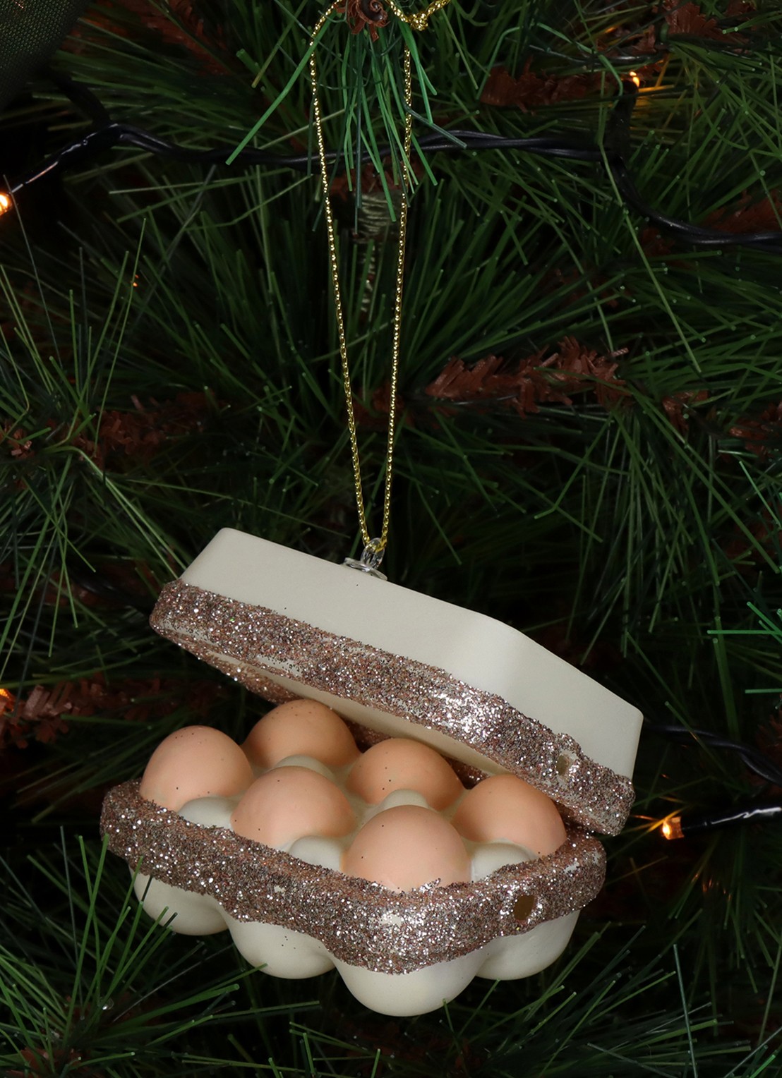 HD Collection Verse eieren kersthanger 6,5 cm - voorkant 2 beige