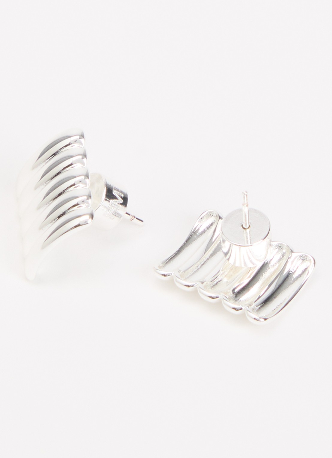 Heaven Mayhem Clammie oorstekers - detail zilver