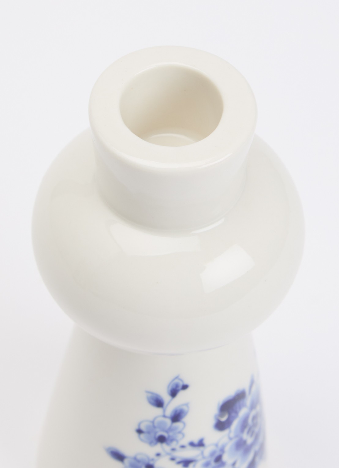 Heinen Delfts Blauw Bol kandelaar 14,5 cm - voorkant 2 donkerblauw