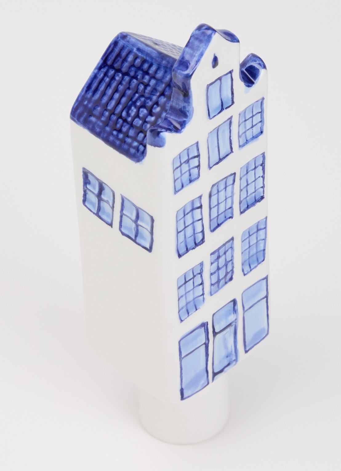 Heinen Delfts Blauw Delfts Blauw Huisje piek 19 cm - detail 2 gebroken wit