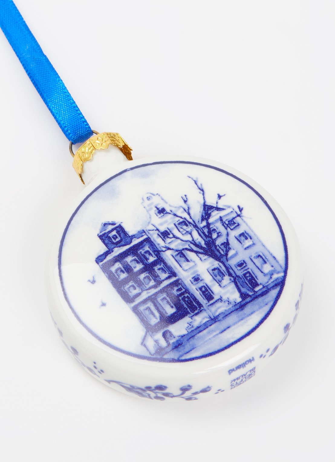 Heinen Delfts Blauw Huisjes kerstbal plat 6 cm - detail gebroken wit