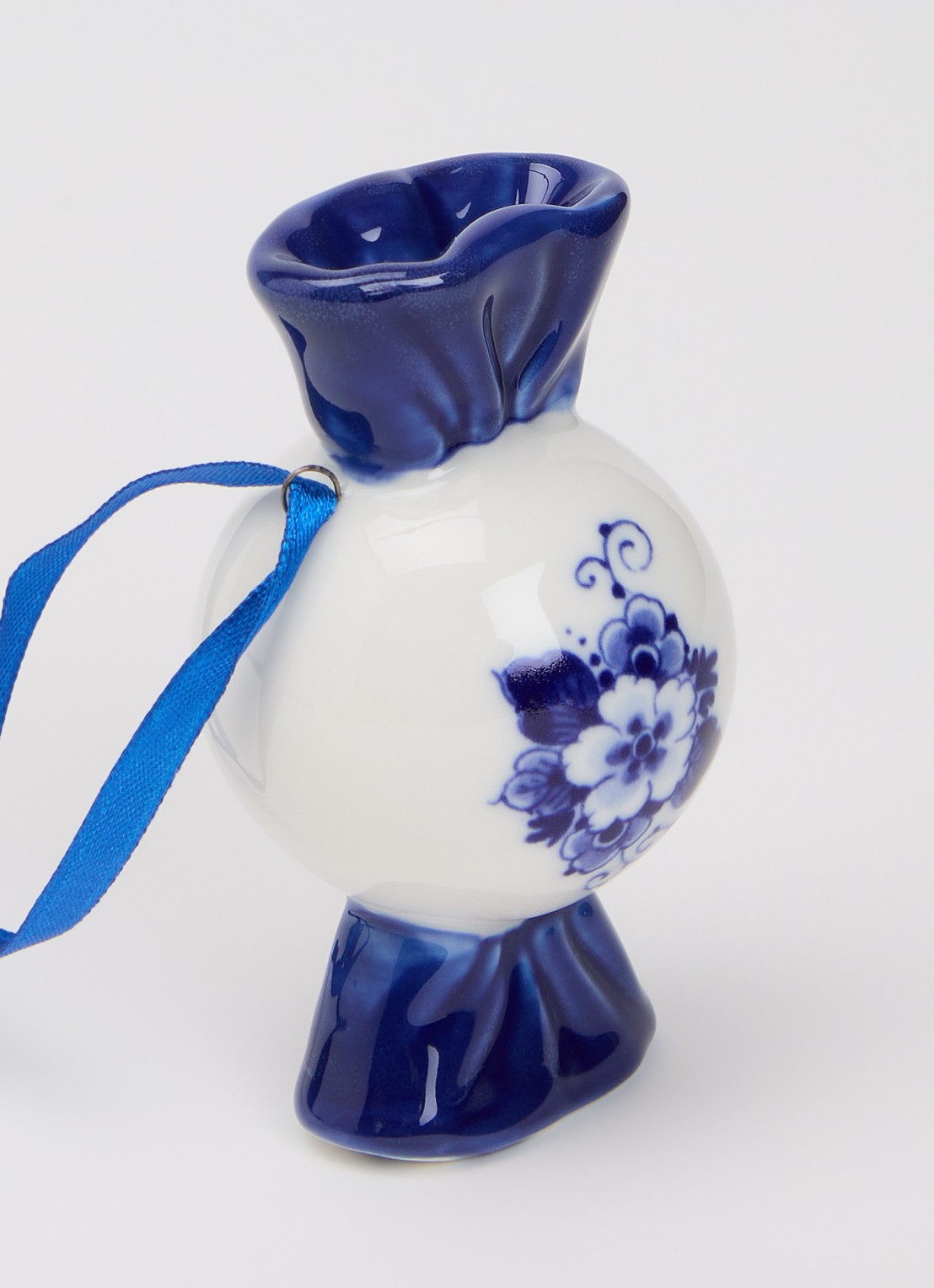Heinen Delfts Blauw Snoepje kersthanger 7,5 cm - detail 2 gebroken wit