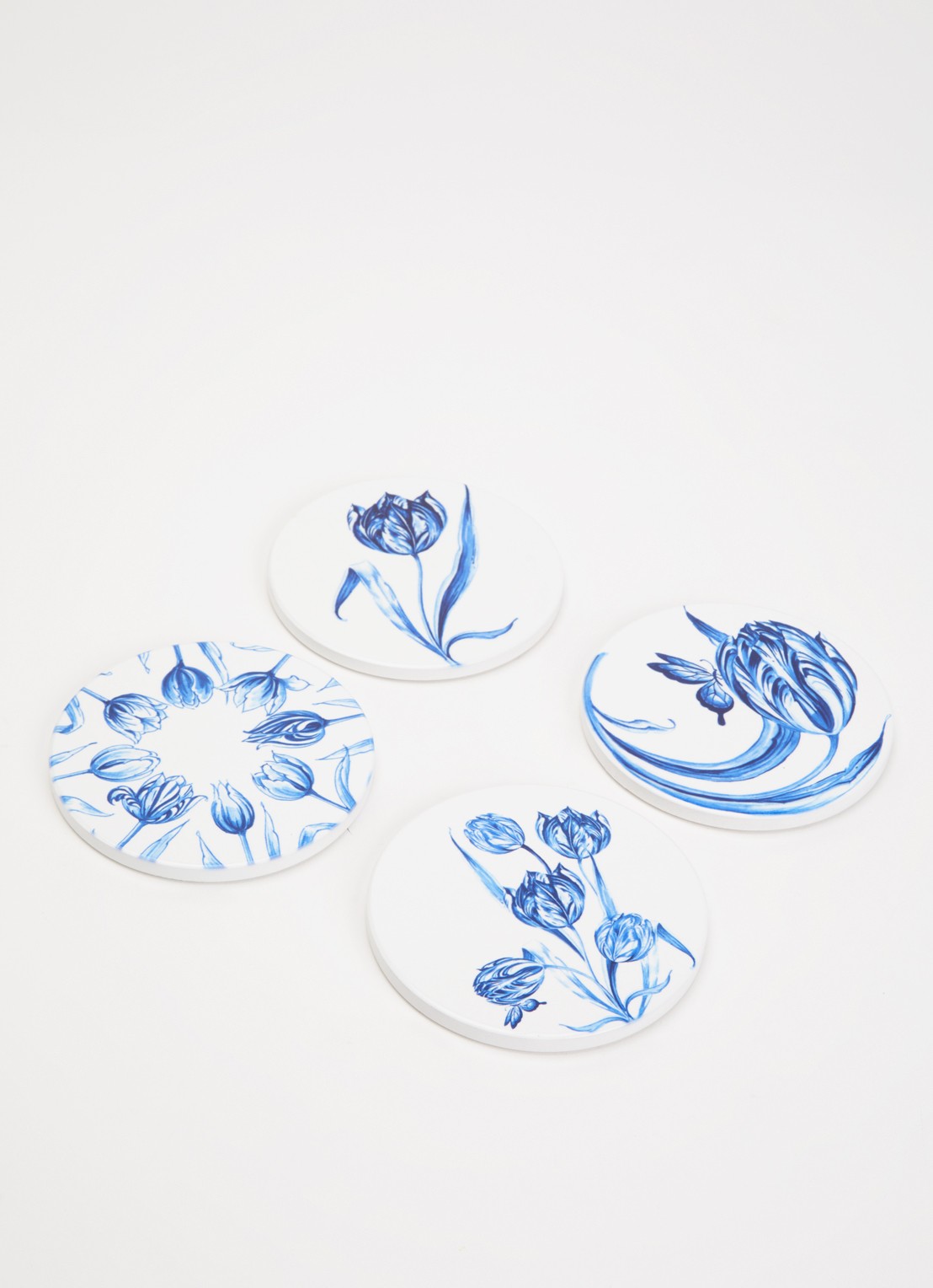 Heinen Delfts Blauw Vrolijke Tulpen onderzetter van keramiek set van 4 - voorkant 2 blauw